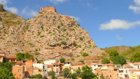 Antiguo-Pueblo-Típico-Español-De-Quint-En-Una-Zona-Montañosa-De-Borriol,-España.