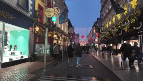 Plunkett-street-in-Cork-city-with-Christmas-decoration