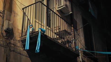 Balcony-Life-in-Naples'-Alley,-Italy