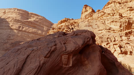 Static-shot-of-bas-relief-in-honor-of-Lawrence-of-Arabia,-Wadi-Rum,-Jordan