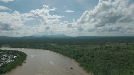 Vista-Por-Drones-De-La-Ciudad-De-Lingga,-Sri-Aman-Sarawak,-Malasia