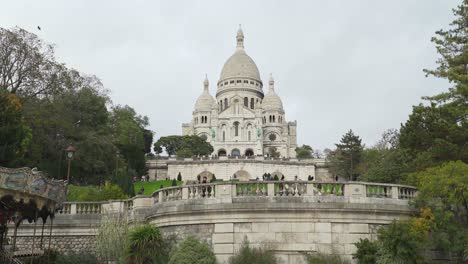 Die-Basilika-Von-Sacré-Cœur-Wird-Traditionell-Mit-Dem-Martyrium-Des-Heiligen-Denis,-Dem-Schutzpatron-Von-Paris,-In-Verbindung-Gebracht