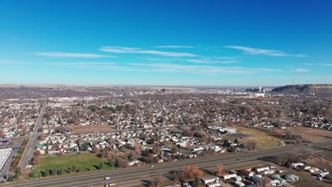 Panning-to-the-right-drone-shot-of-Billings,-Montana-on-a-sunny-day