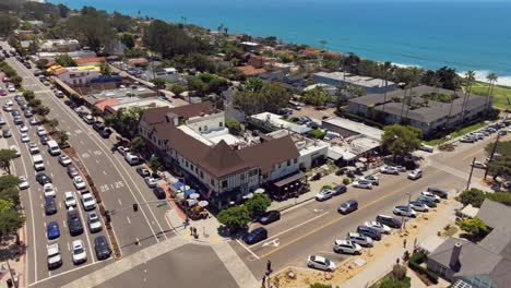 Aerial-View-Of-Traffic,-Restaurants,-Hotels-And-Town-Houses-In-Del-Mar,-California,-USA