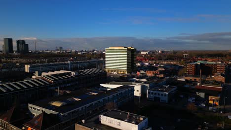 Panorama-Del-Paisaje-Urbano-De-Amsterdam-Noord-Sobre-Hammerkwartier-Y-Vogelbuurt-Drone