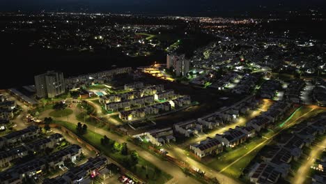 Hyperlapse-in-a-suburb-in-Cali,-shows-us-the-transition-from-day-to-night,-El-Castillo,-Valle-del-Cauca,-Colombia