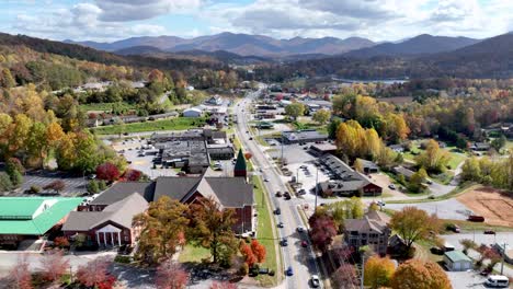 aerial-hiawassee-georgia-pullout-from-town