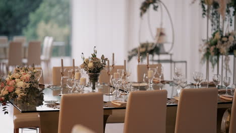 Elegant-Dining-Setup-with-Floral-Decor