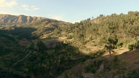 Cusco,-Peru-–-Reise-In-Richtung-Des-Standorts-Inkilltambo-–-Drohne-Fliegt-Vorwärts