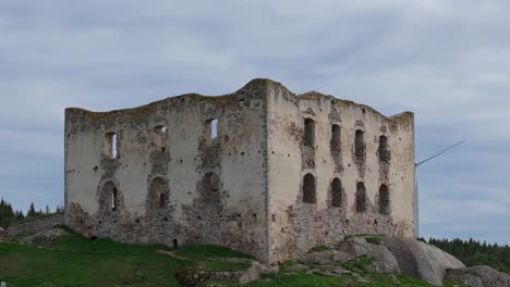 Famous-Landmark-With-Medieval-Castle-Brahehus-Near-Vattern,-Sweden