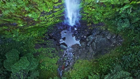 Kopfschuss-Eines-Epischen-Wasserfalls,-Der-In-Den-Dschungel-In-Der-Salto-Del-Rodeo-Region-Von-Bonao-In-Der-Dominikanischen-Republik-Fällt