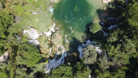 Kravica-Wasserfall-Von-Oben-In-Bosnien.-Luftaufnahme-Von-Oben