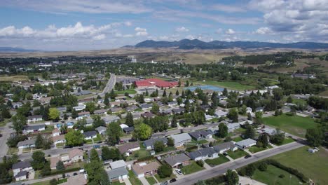 Scenery-Of-Suburban-Residential-Estate-In-Lewistown-City,-Montana,-USA