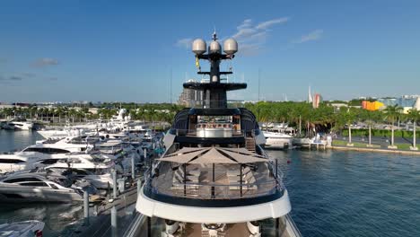 Miami's-spotlight:-Kismet-at-Boat-Show