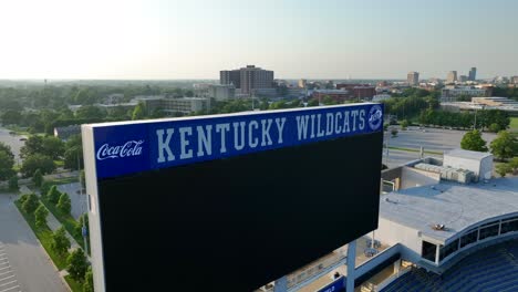 Kentucky-Wildcats-scoreboard-at-football-field-of-University-of-Kentucky-football-team-in-Lexington,-KY