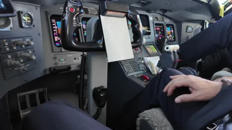 Nahaufnahme-Eines-Jet-Cockpits-Während-Eines-Echten-Fluges