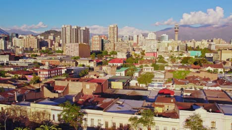 Aerial-establishing-shot-of-a-Brazillian-neighborhood-near-downtown-Santiago