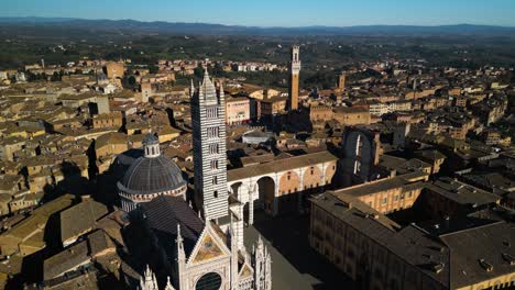 Cinematic-Aerial-Shot-Above-Siena,-Italy
