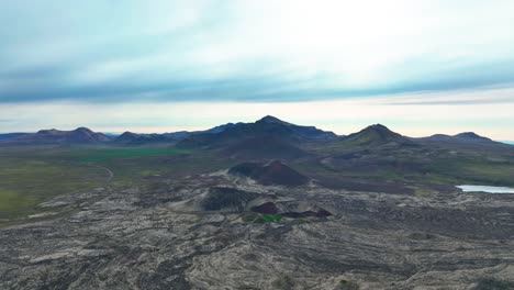 Vista-Aérea-De-Los-Cráteres-De-Berserkjahraun-En-La-Península-De-Snaefellsnes,-Oeste-De-Islandia---Disparo-De-Un-Dron