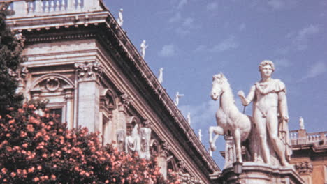 Estatua-De-Pólux-Con-Su-Caballo-En-La-Piazza-Del-Campidoglio-En-Roma-En-Los-Años-1960