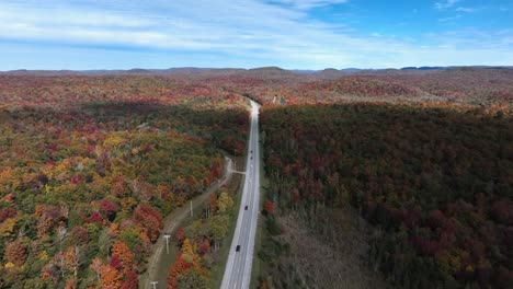 Scenic-Drive-Through-Fall-Foliage-In-Adirondack,-New-York,-USA