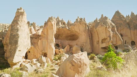 Naturalezas-Hermosas-Formaciones-Rocosas-Chimenea-De-Hadas-Casas-Cueva-Paisaje