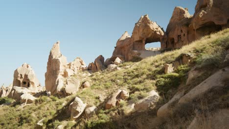 Naturalezas-únicas-Formaciones-De-Cuevas-Rocosas-Paisaje-De-Chimenea-De-Hadas-Capadocia