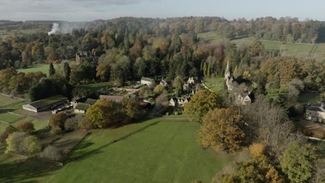 Cotswolds-Herbst-Dorf-Landschaft-Luftaufnahme-Farbe-Batsford-Schöne-Bäume-Historisch