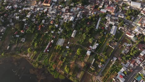 Draufsicht-Auf-San-Pedro-Am-Atitlan-See-In-Guatemala,-Luftaufnahme