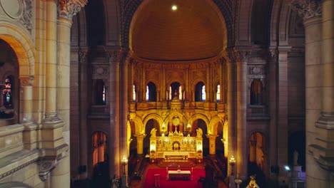 Aerial-view-toward-the-altar-inside-the-Basílica-de-los-Sacramentinos,-Santiago-de-Chile