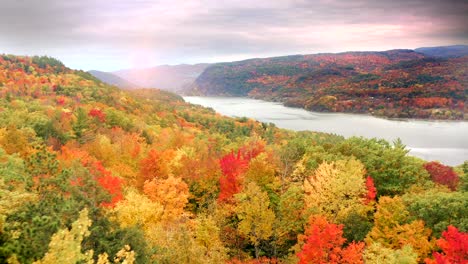 New-England-Fall-Colors:-Travel--Tourism-Beauty