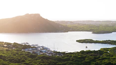 Weitwinkel-Panoramablick-über-Den-Hafen-Von-Piscadera,-Curacao