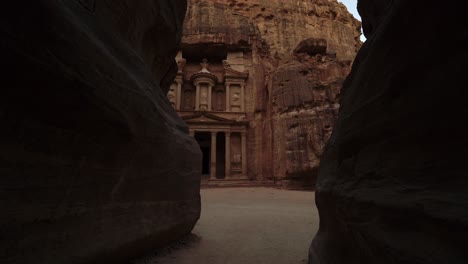 Petra-Jordan-Cardán-Tesorería-Establecimiento-Dinámica-Maravilla-Del-Mundo-Gira-Turista-Wadi-Rum-Viajes-Montañas-Rocas-Cammels-Burro
