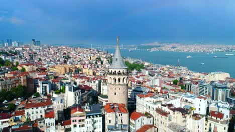 Torre-De-Galata-Retroceder-Estambul-Horizonte-Arcoíris-Antena-Conclusión-Diversidad-Cultura-Turismo-Destino-Vacaciones-Viajar-Triunfo-Prohibición-Política-Pavo-Medio-Oriente-Asia-Bizancio-Bósforo-Estrecho-Gira-Barcos