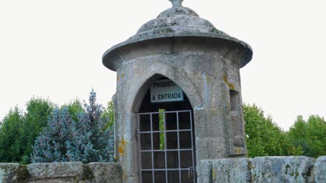 Turret-Overlook-at-Chaves-Castle,-Portugal