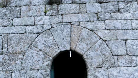 Arched-Gateway-at-Monforte-de-Rio-Livre-Castle,-Chaves