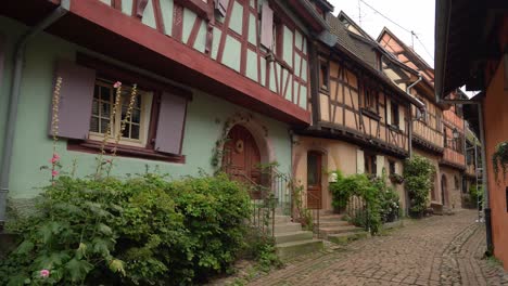 El-Pueblo-De-Eguisheim-Se-Sitúa-Entre-Los-20-Mejores-De-Les-Plus-Beaux-Villages-De-France.