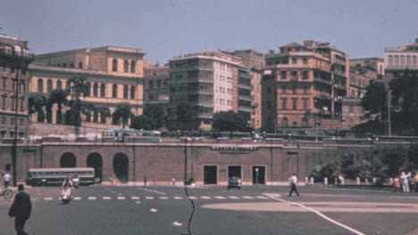 Verkehr-Und-Fußgänger-Auf-Einer-Hauptstraße-In-Rom-In-Den-1960er-Jahren