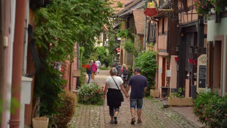 Eguisheim-is-located-along-the-famous-Alsace-Wine-Route,-just-a-10-15-minutes-drive-from-Colmar