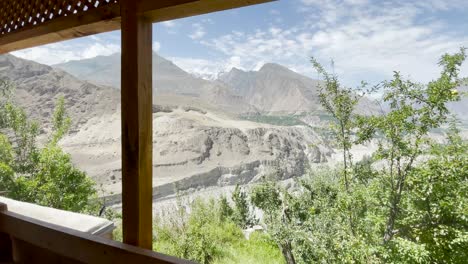 Vista-Del-Fuerte-Altit-Desde-El-Balcón,-Valle-De-Hunza,-Pakistán