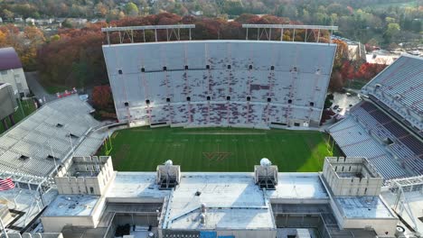 Virginia-Tech-Hokies-Football:-Lane-Stadion
