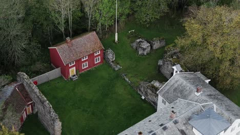 Ordenshaus-Der-Abtei-Rein-Für-Frauen-In-Rissa,-Norwegen-–-Luftaufnahme