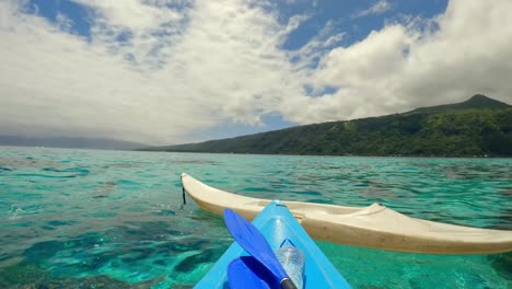 Kayak-En-Teahupo&#39;o-En-Tahití,-Polinesia-Francesa