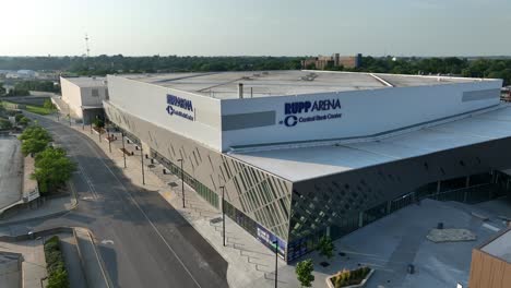 Rupp-Arena:-Parte-Del-Centro-Del-Banco-Central