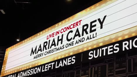 Mariah-Carey-LIVE-2023-Holiday-Christmas-Concert-Tour