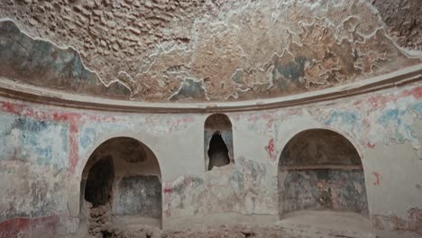 Sala-Con-Frescos-De-Los-Baños-Stabian,-Pompeya,-Italia