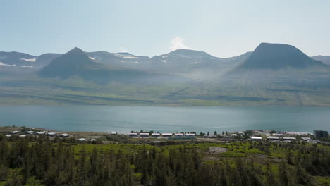 Fjordlandschaft-In-Island-Und-Gebirgshalbinsel-Im-Sommer,-Luftaufnahme