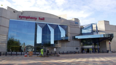 Exterior-Of-The-Birmingham-Symphony-Hall