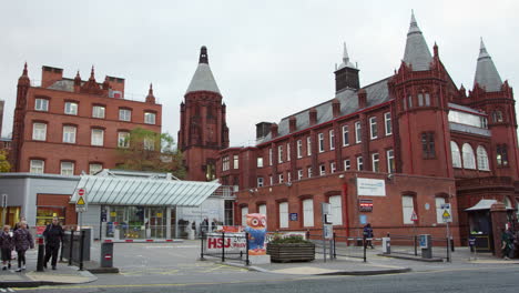 El-Hospital-Infantil-De-Birmingham,-Reino-Unido,-Filmado-En-Un-Lapso-De-Tiempo