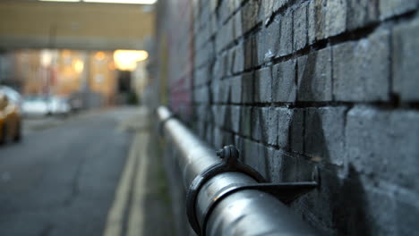 Nahaufnahme-Von-Graffiti-An-Einer-Ziegelwand-Im-Osten-Londons